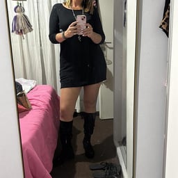 Apple's beautiful legs in black stockings and her hairless pussy are penetrated and creampied.