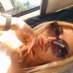 16SHN-073 Busty manager who gets naked at all costs