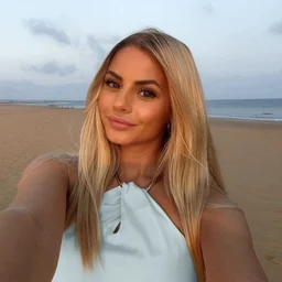 [Beautiful Anchor] A beautiful and beautiful anchor masturbates in uniform and is seductive.