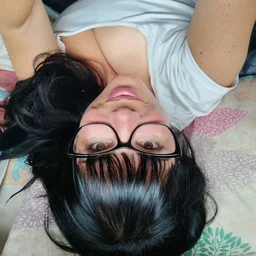 A good-looking female model in open cowboy shows off her passion with her big brother. She shows her face and leaks her breasts in a sexy and seductive manner. She gives oral sex to a big dick, licks her pussy and plays with various thrusts, making her mo