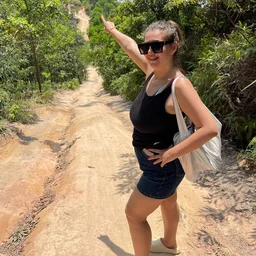 :Shy girl, her smile is so sweet that it makes me itchy and I can't wait to fuck her! Shy girl, her smile is so sweet that it makes me itchy and I can't wait to fuck her!