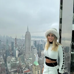 The female boss was fucked to orgasm by her loser subordinate!