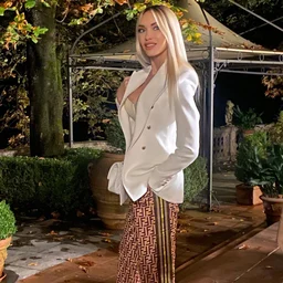 :I went to my aunt's house to play in the bathroom during the holidays and secretly filmed my cousin who was studying in normal school taking a shower. She has a really nice figure. It's a pity that she didn't go to art school! I went to my aunt's house to play in the bathroom during the holidays and secretly filmed my cousin who was studying in normal school taking a shower. She has a really nice figure. It's a pity that she didn't go to art school!