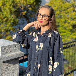 A big dick feels great! ! ” My wife has a sexual desire for my huge penis, which is too big for her to fit inside. .