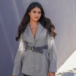 Silky high heels, big breasts, slutty voice, slutty talk, interactive mount, dildo, playing with hairless pussy