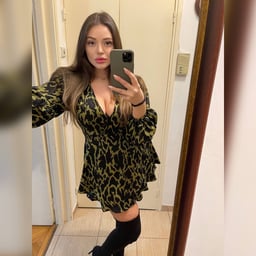 Big beauties release their nature in paid rooms [Silver Sister] White skin and beautiful breasts~