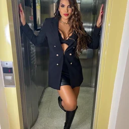 2# Group P Chaos [Black-haired Slut Chapter] There are rows of pink cunts, and there are many young girls on the bed waiting for their brothers to have sex. They have all kinds of thrusts and sex. The scene is extremely lewd and exciting.