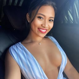 Cute girl Ruby’s first AV experience