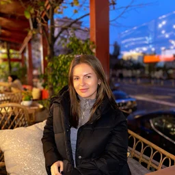 I can't stop crying even though I'm being teased and scolded.