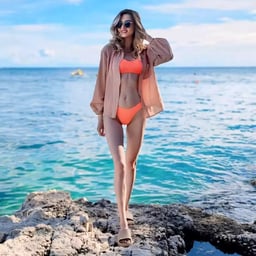 APNS-109 Forcing the big-breasted landlady to have a physical reception Yui Miyasaki