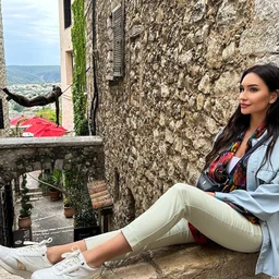 SSIS-748 A voluptuous older sister will help you masturbate with 4K equipment shooting x special fisheye lens x binaural recording