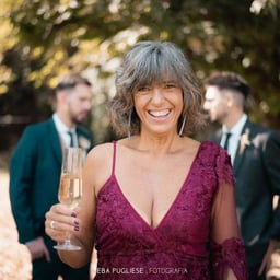 Amateur prank project: A young wife is seduced, seduced, and cheated on by a male customer who appears in a private bath. 4 hours of cheating sex.