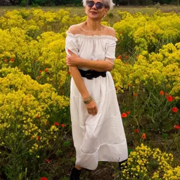 :Auntie is coming soon, hold on tight! The two girls are passionate! Auntie is coming soon, hold on tight! The two girls are passionate!