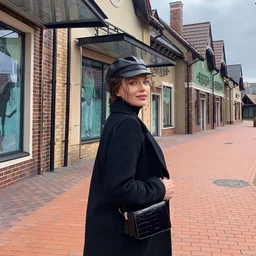 KNIP006 It's a heavy burden to have as a girlfriend. I feel like I lost out if we were friends. If you can make her a sex friend, you are sure to win. Too long cleaning blowjob