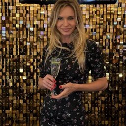 RKI705 I happened to meet my favorite AV actress and had a one-night stand with her. A dream where you get so excited that you can have 3P and anal sex