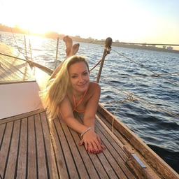 Nicole, a tutor in black stockings, gives sex education to her students..