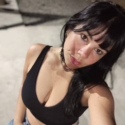 The beautiful anchor showed her face throughout the whole process and listened to the wolf friend's instructions. She stripped off and showed off her naked body. She rubbed her breasts and played with her pussy in close-up.