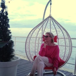 :Pretty girl exposed from top to bottom Pretty girl exposed from top to bottom