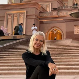 JUQ-082 A business client who keeps getting creampied by the arrogant president of her business partner. Beautiful face exclusive, beautiful woman's suit ``Beauty''. Eina Kosaka