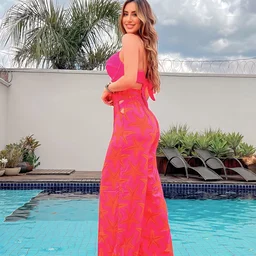 CLUB-654 While watching AV at high volume, the beautiful wife next door came over to complain. She showed off her erect chin lustfully and told her wife’s semen to her absent husband 6