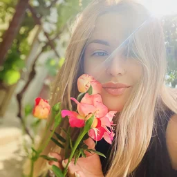 Make an appointment with the slut secretary Bai Man in gray stockings to have sex with her